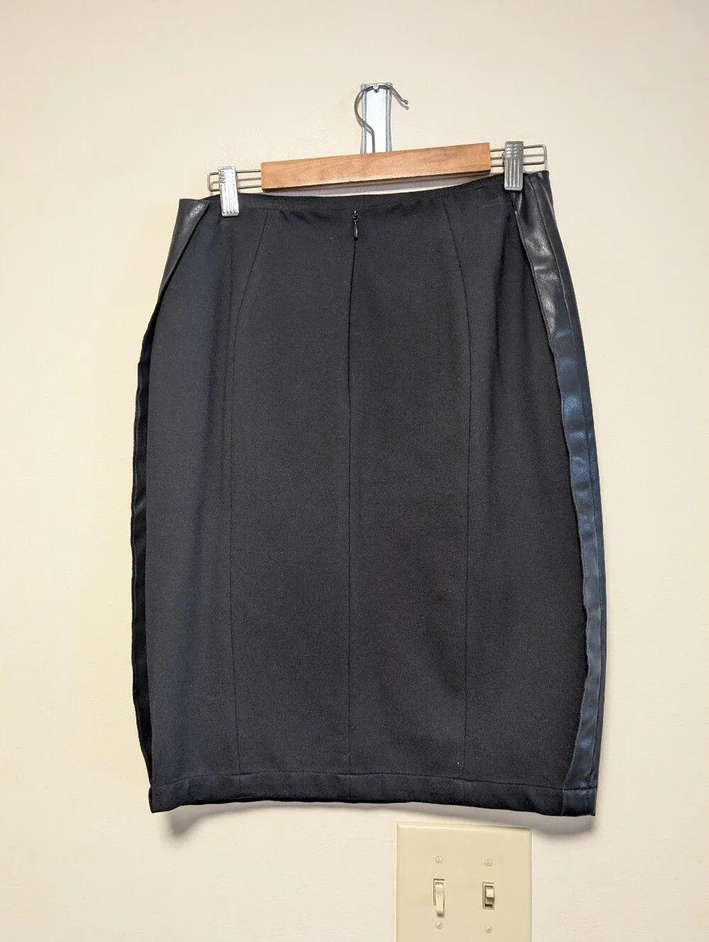 KF/KAUFMANFRANCO Black Skirt Size 6